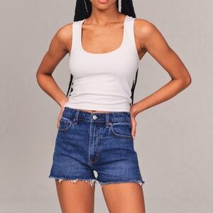 Abercrombie & Fitch The Mom Short High Rise Jean Short Size 24 / 00